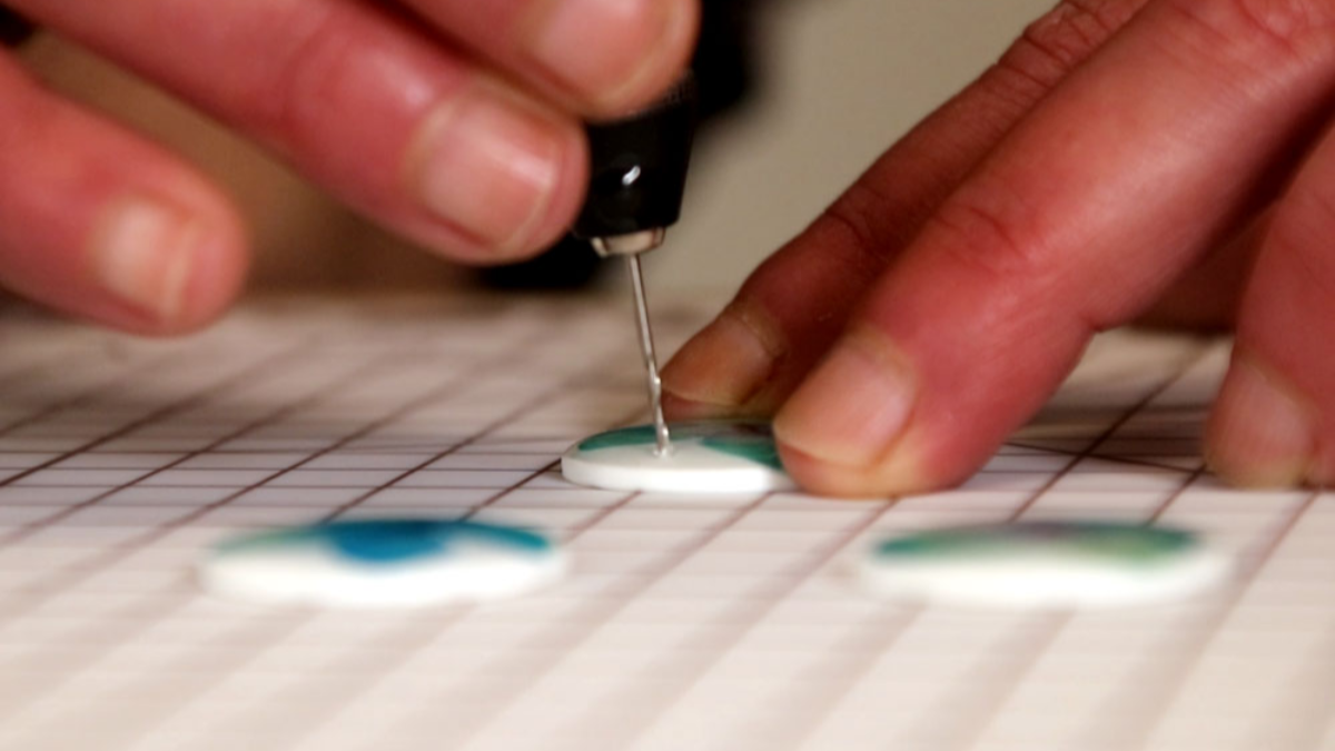 Polymer clay and resin earrings with dried hydrangea flowers : Step 10