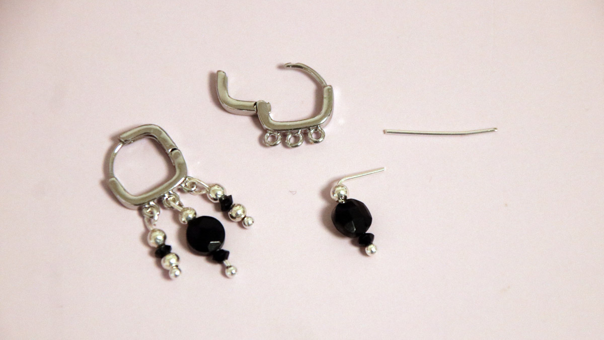 Square silver hoop earrings with Onyx beaded charms : Step 2