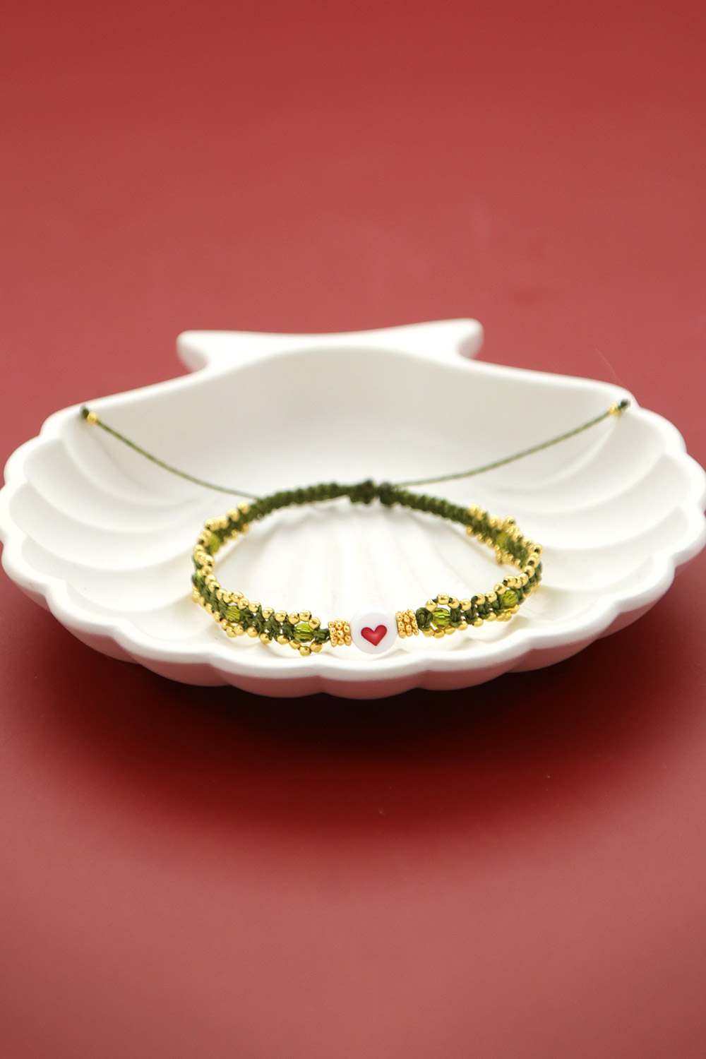 DIY Small khaki micro macramé bracelet with gold beads