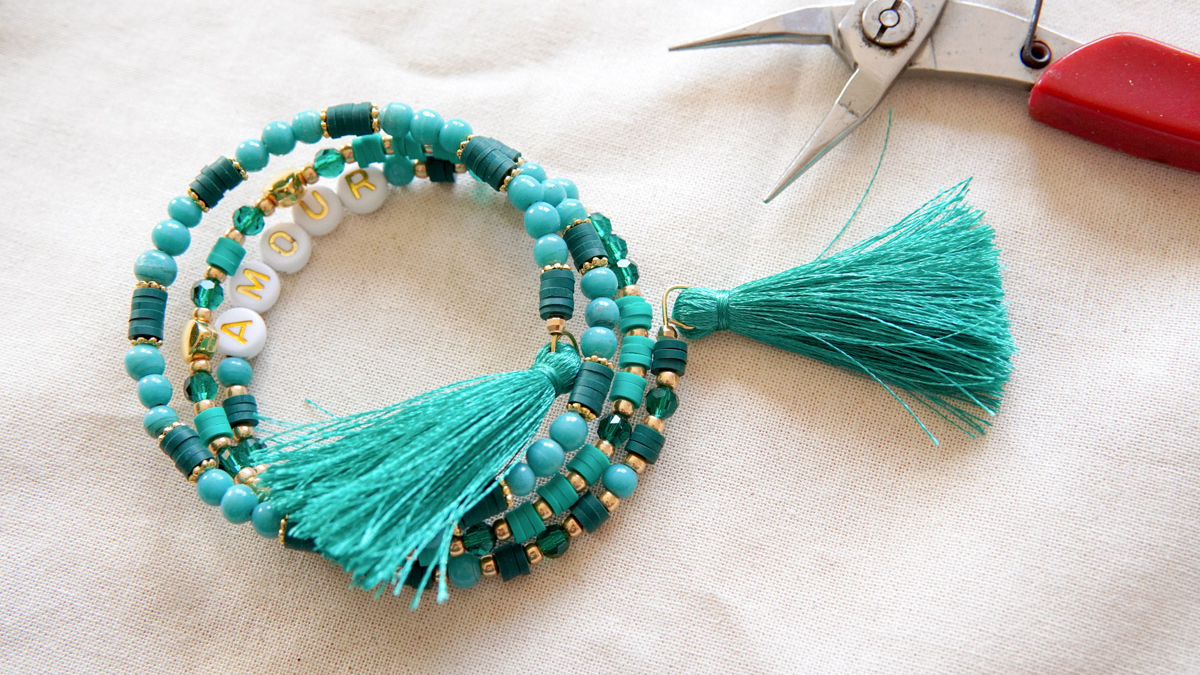 Multi-turned message bracelet with lots of beads : Step 4
