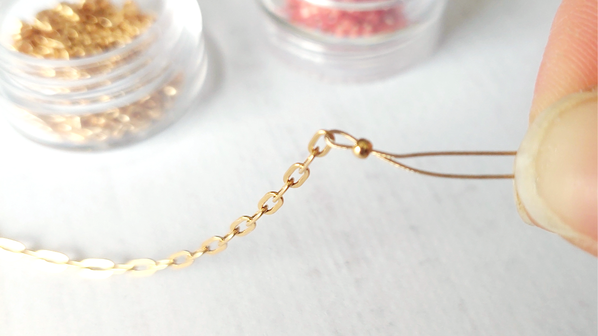 Multi-row bracelet with interchangeable clasp Hiilos by Little Miss : Step 5 Multi-row bracelet with interchangeable clasp Hiilos by Little Miss : Step 5