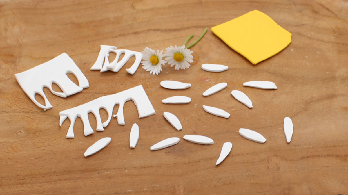 Earrings daisy flowers in Fimo clay : Step 2 Earrings daisy flowers in Fimo clay : Step 2