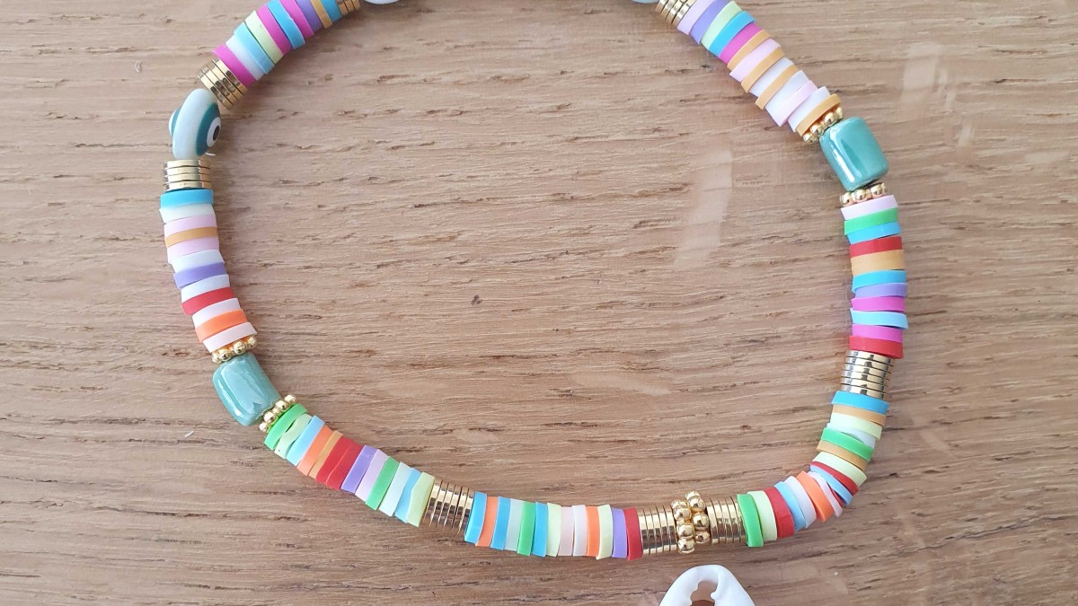 Anklet with heishi beads and cowrie shells : Step 2 Anklet with heishi beads and cowrie shells : Step 2