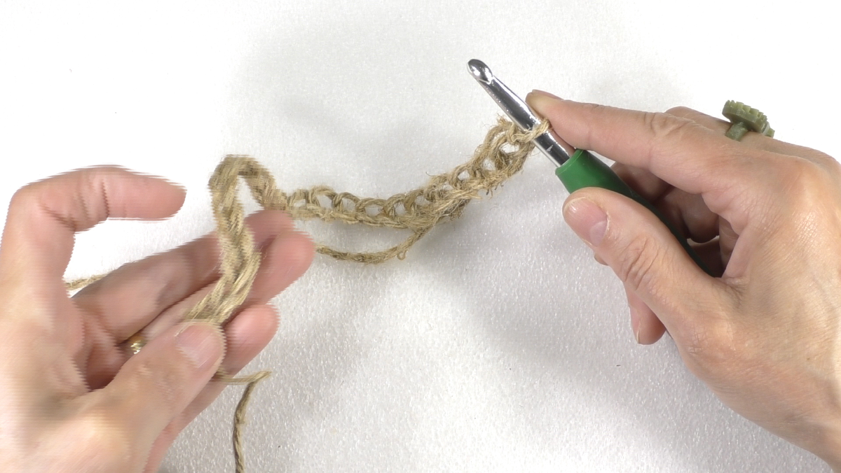 DIY knitting and crochet bag with natural materials : Step 1