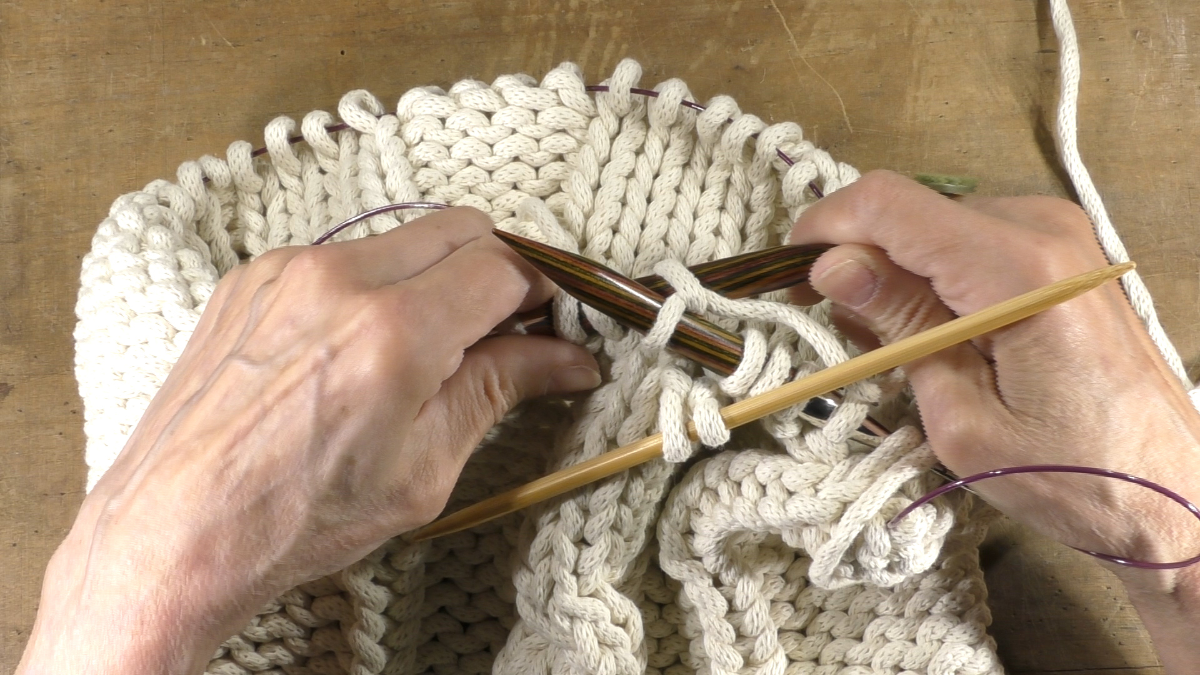 DIY knitting and crochet bag with natural materials : Step 5