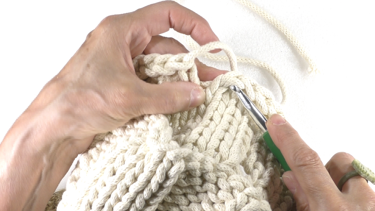 DIY knitting and crochet bag with natural materials : Step 7