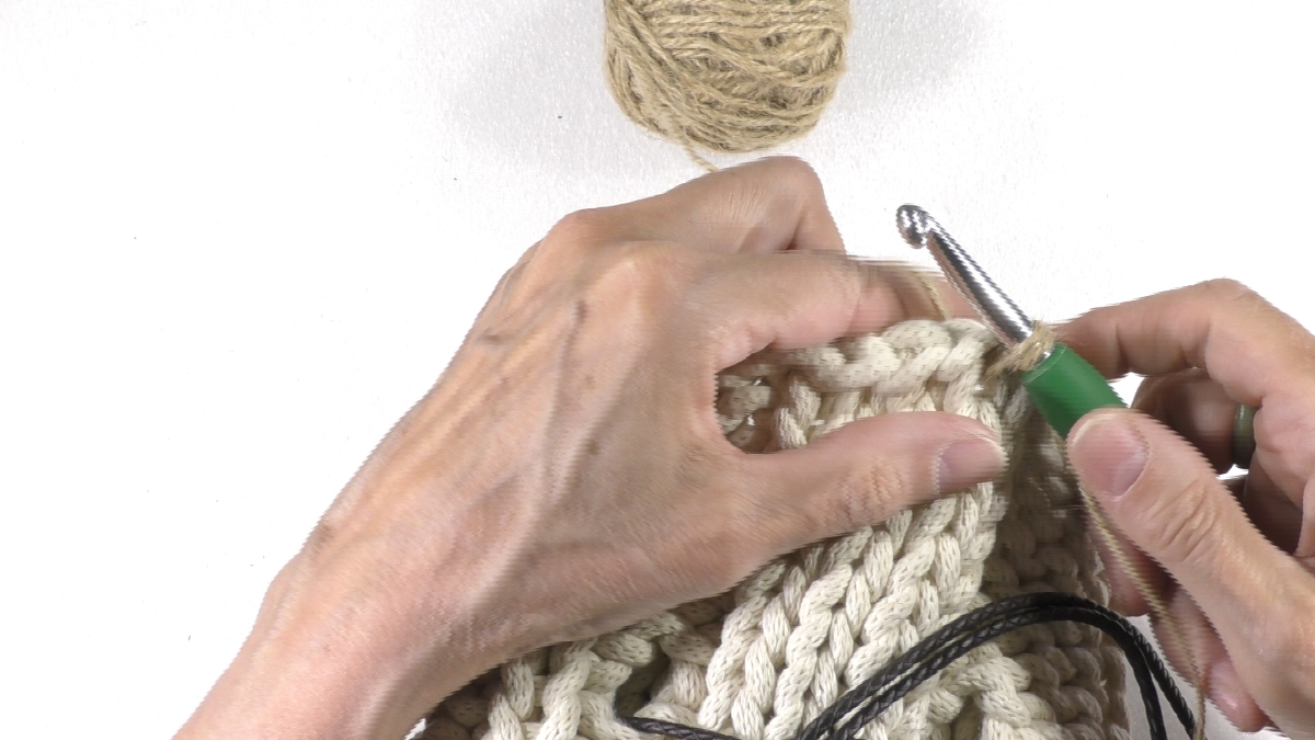 DIY knitting and crochet bag with natural materials : Step 9