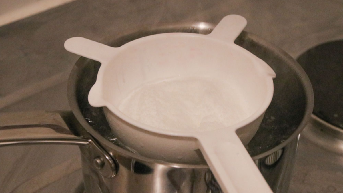 DIY Bubble candles scented with lanvande and dried flowers : Step 3