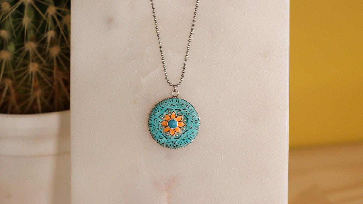 Pendentif polymère mandala avec serti en argent Pendentif polymère mandala avec serti en argent