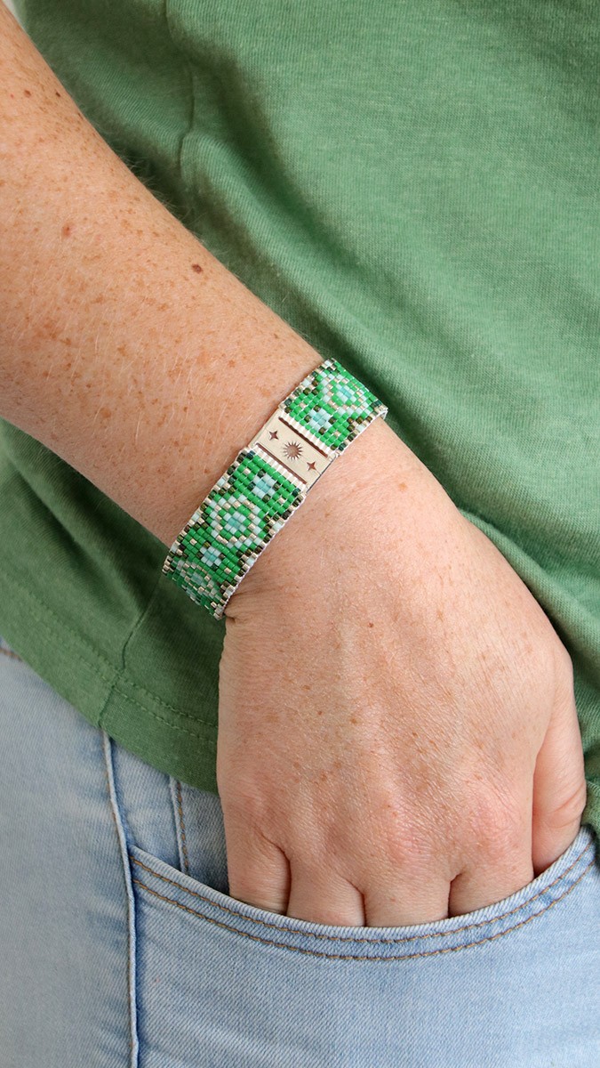 Schema Green miyuki beads bracelet on loom with spacer Schema Green miyuki beads bracelet on loom with spacer