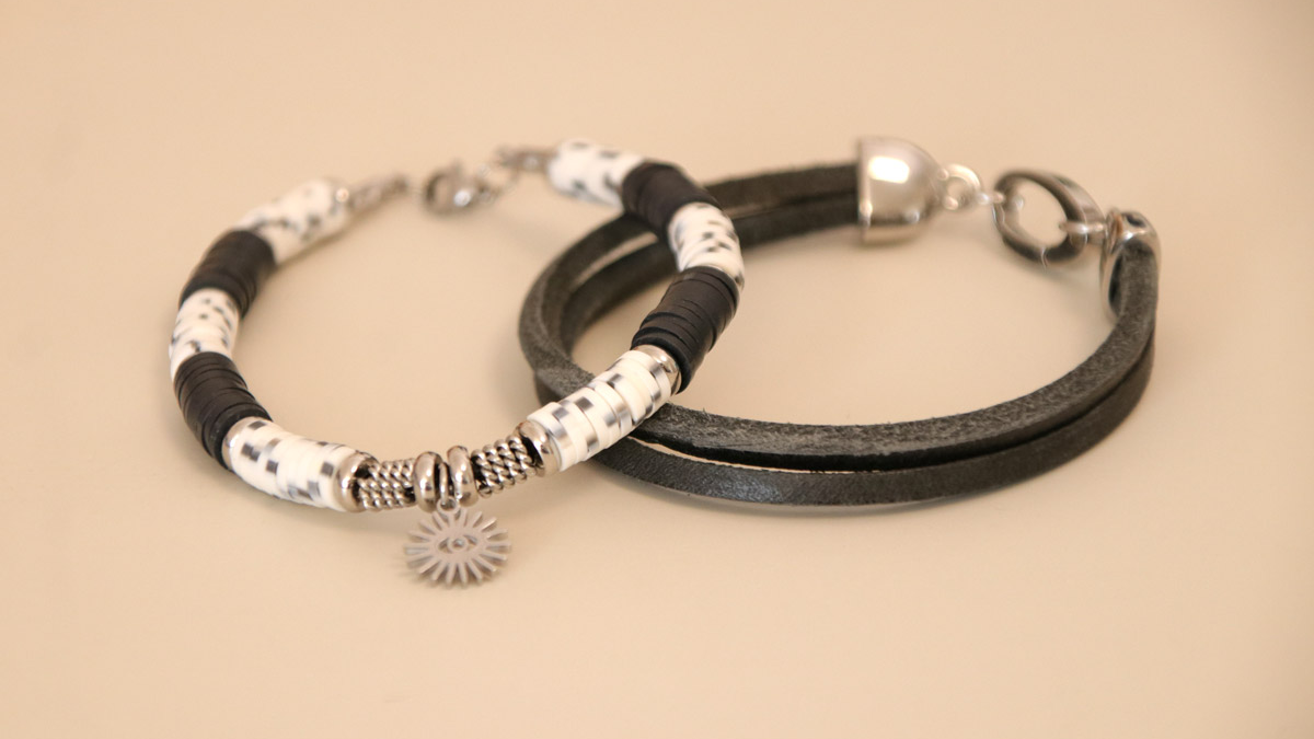 Duo of leather cord bracelets and heishi dalmatian beads : Step 5