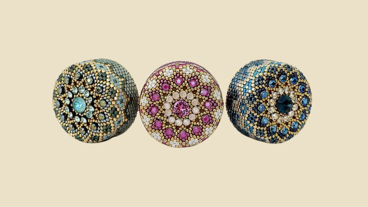 Schema Tutorial Simon by Puca with cabochon, rhinestones mesh, Rocaille and Delicas Miyuki Schema Tutorial Simon by Puca with cabochon, rhinestones mesh, Rocaille and Delicas Miyuki