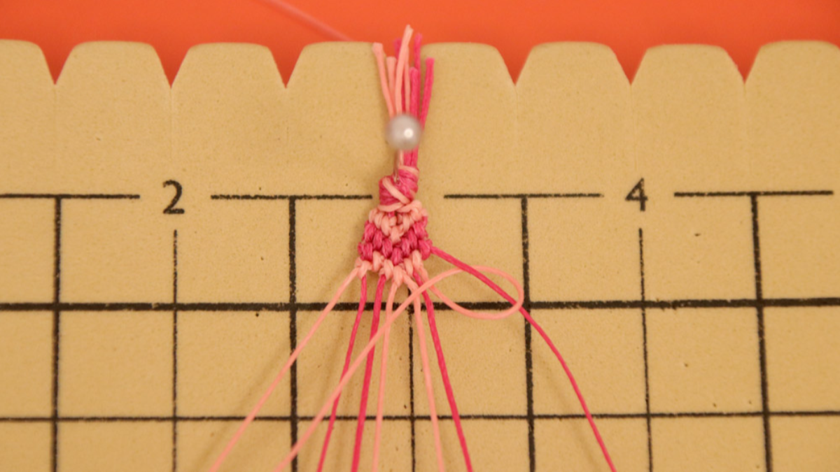 Creoles with Brazilian bracelet Heart in Slam strings : Step 20 Creoles with Brazilian bracelet Heart in Slam strings : Step 20