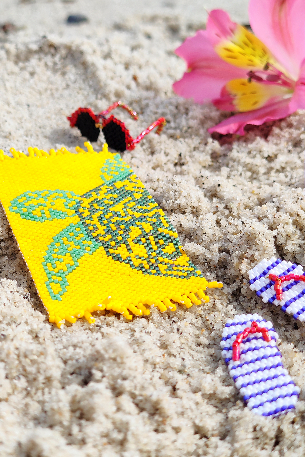 Schema  DIY Turtle beach towel with Miyuki beads