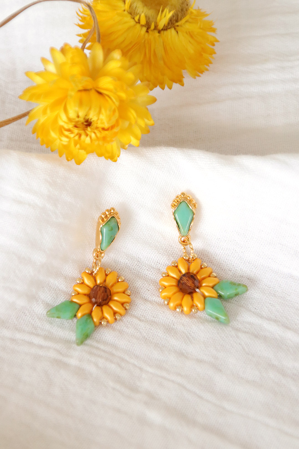 Schema Sunflower earrings with SuperDuo beads Schema Sunflower earrings with SuperDuo beads