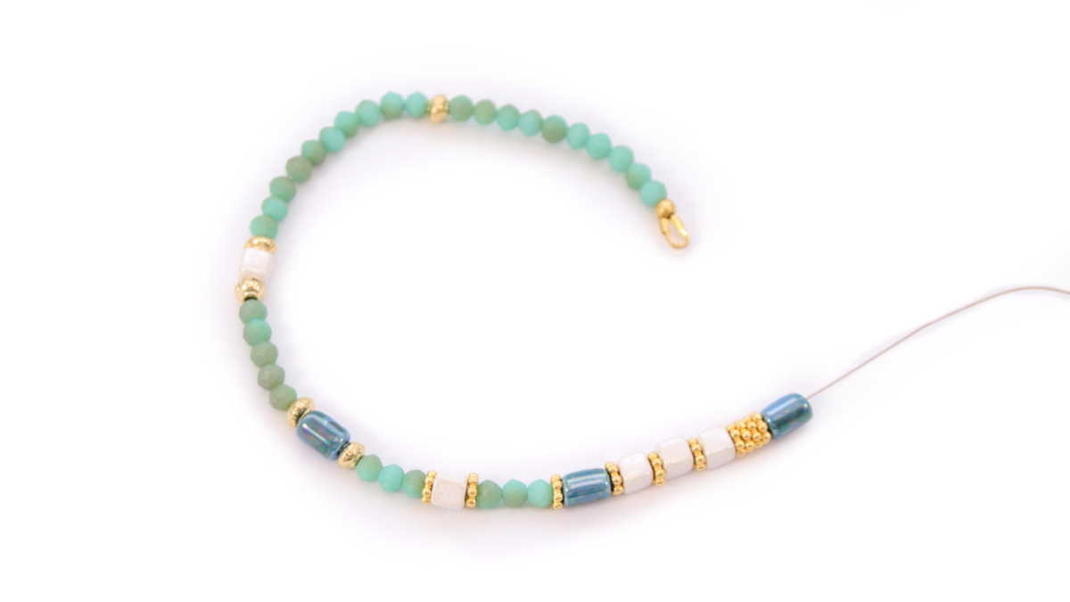 Turquoise blue ceramic tube beads necklace : Step 3 Turquoise blue ceramic tube beads necklace : Step 3