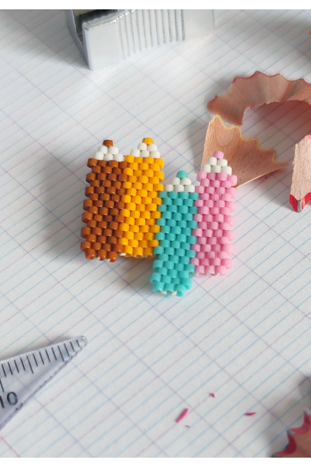 Schema DIY: binder pins made of miyuki beads brick stitch Schema DIY: binder pins made of miyuki beads brick stitch