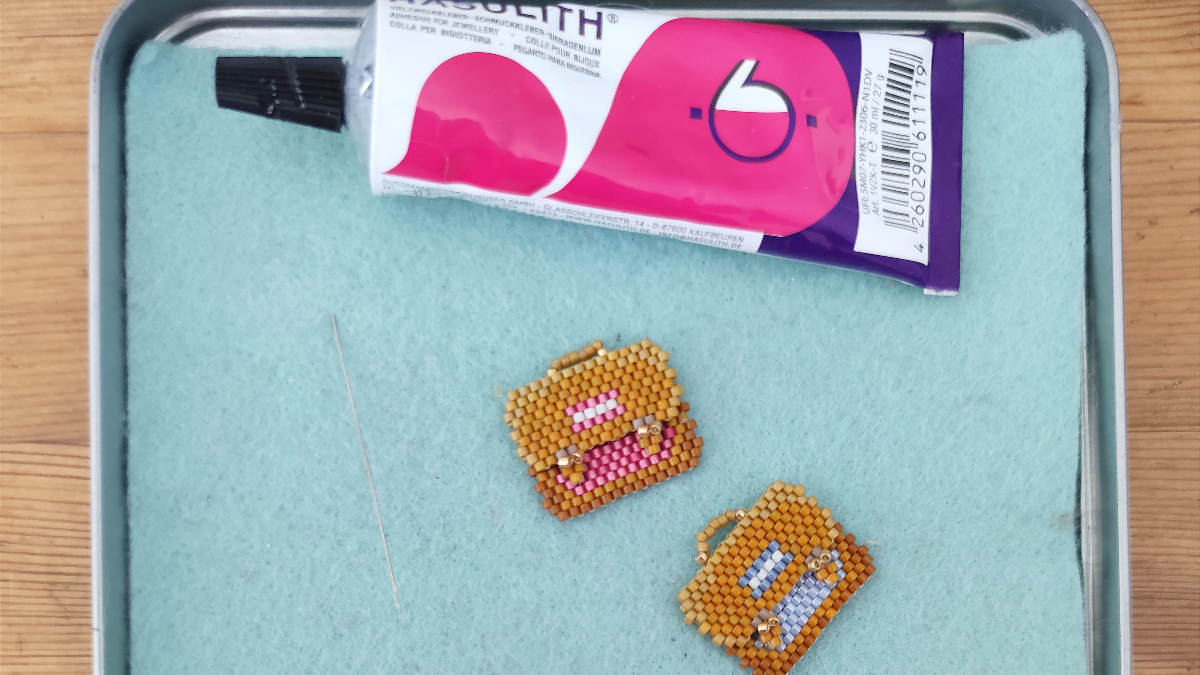 DIY: binder pins made of miyuki beads brick stitch : Step 5 DIY: binder pins made of miyuki beads brick stitch : Step 5