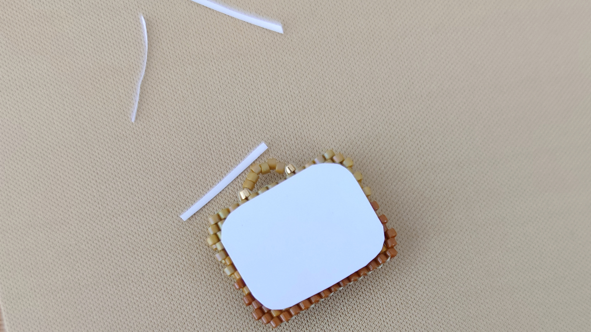 DIY: binder pins made of miyuki beads brick stitch : Step 8 DIY: binder pins made of miyuki beads brick stitch : Step 8