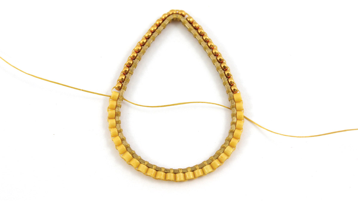 Brick Stitch drop earrings with Miyuki crystals and beads : Step 4