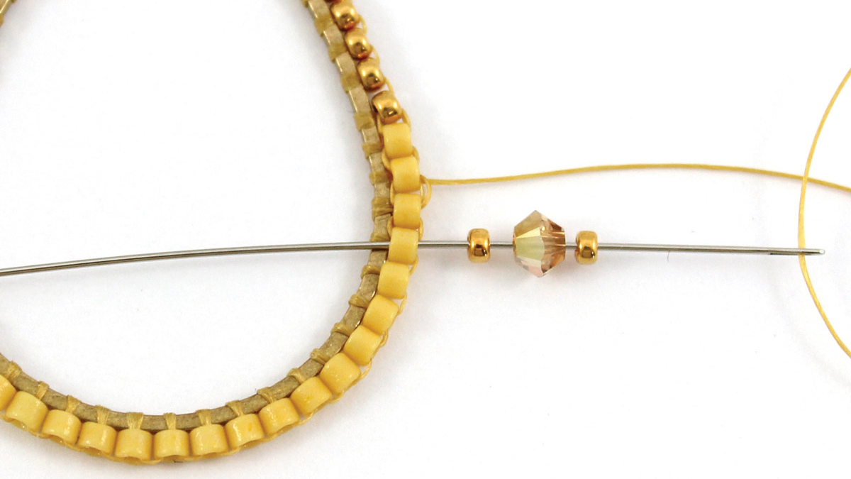 Brick Stitch drop earrings with Miyuki crystals and beads : Step 5