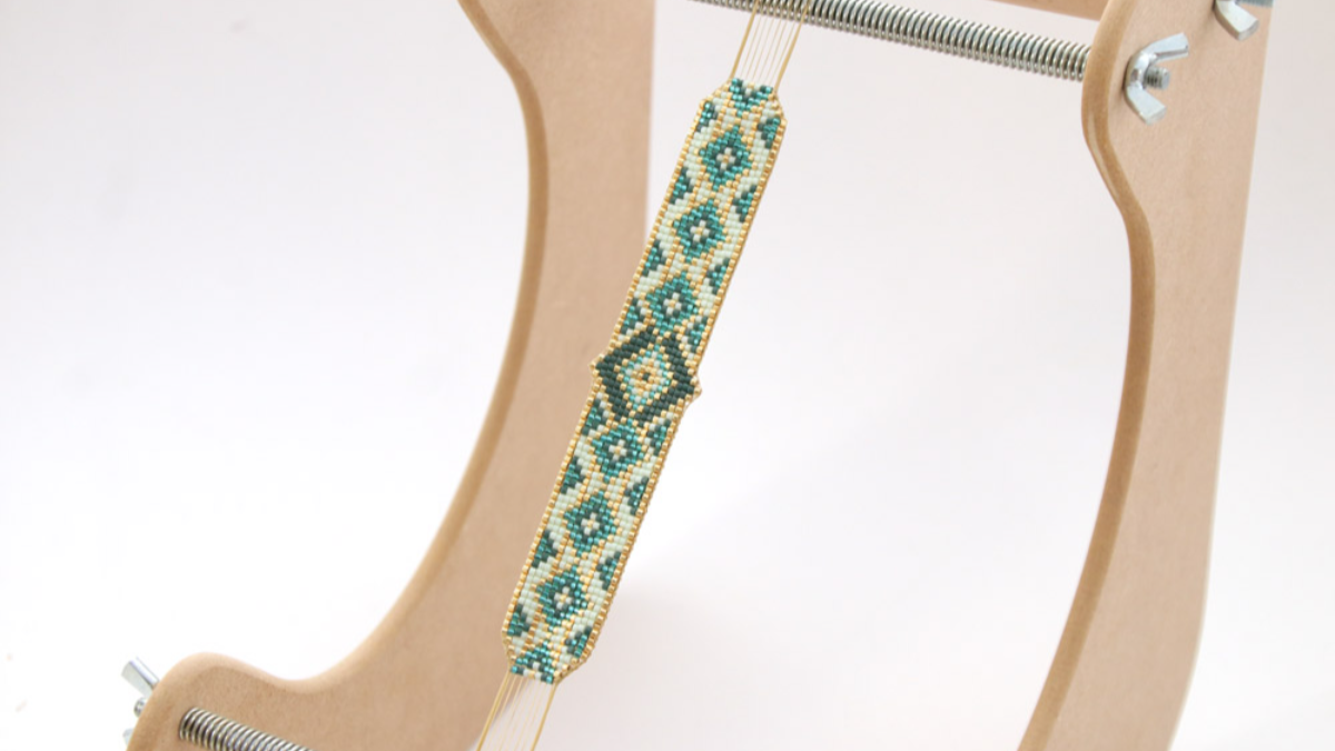 Miyuki delica loom bracelet with diamond pattern beads : Step 1 Miyuki delica loom bracelet with diamond pattern beads : Step 1