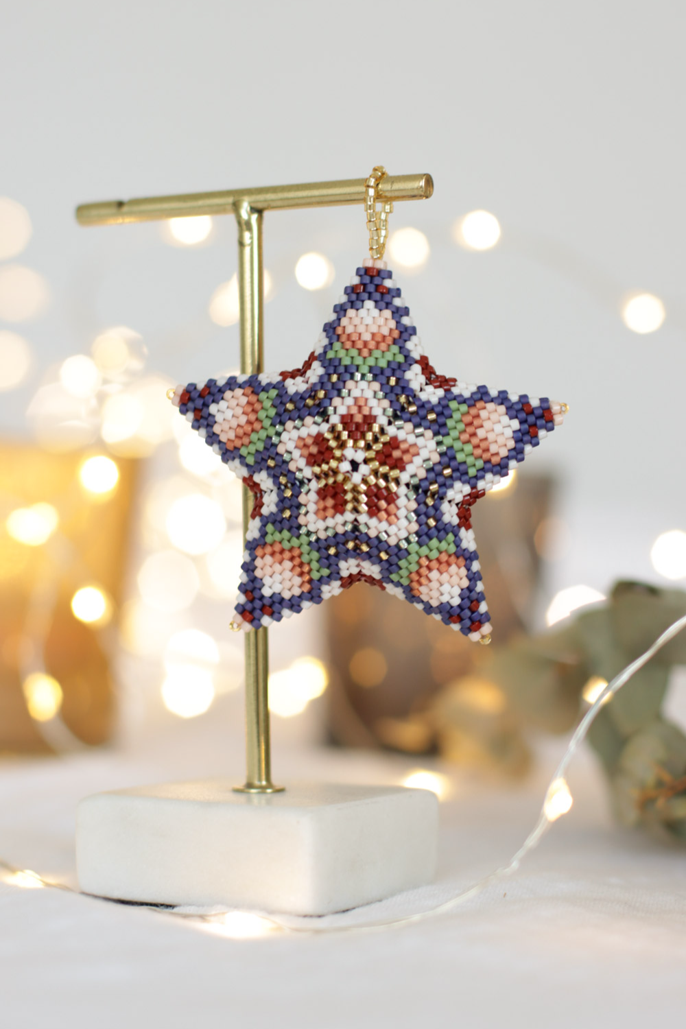 Miyuki 3D Star Diagram in Circular Peyote