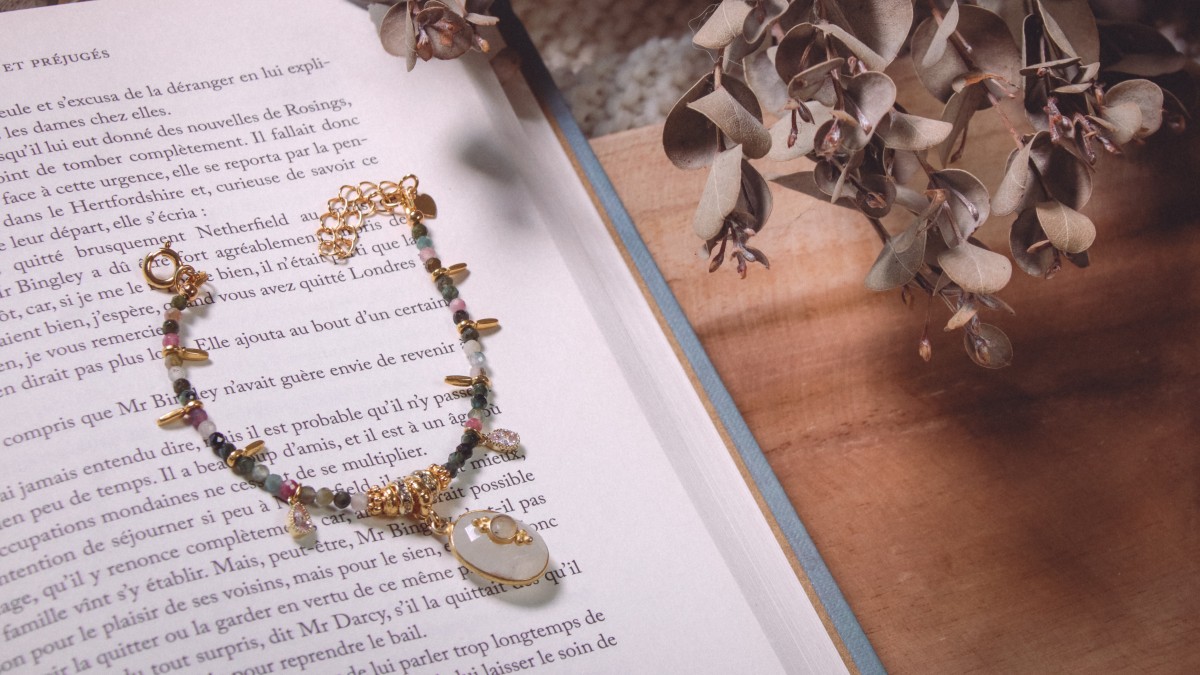 Schema  DIY : Tourmaline gemstone bracelet