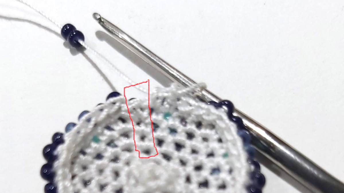 DIY Crochet Spiral Christmas Bauble : Step 4 DIY Crochet Spiral Christmas Bauble : Step 4