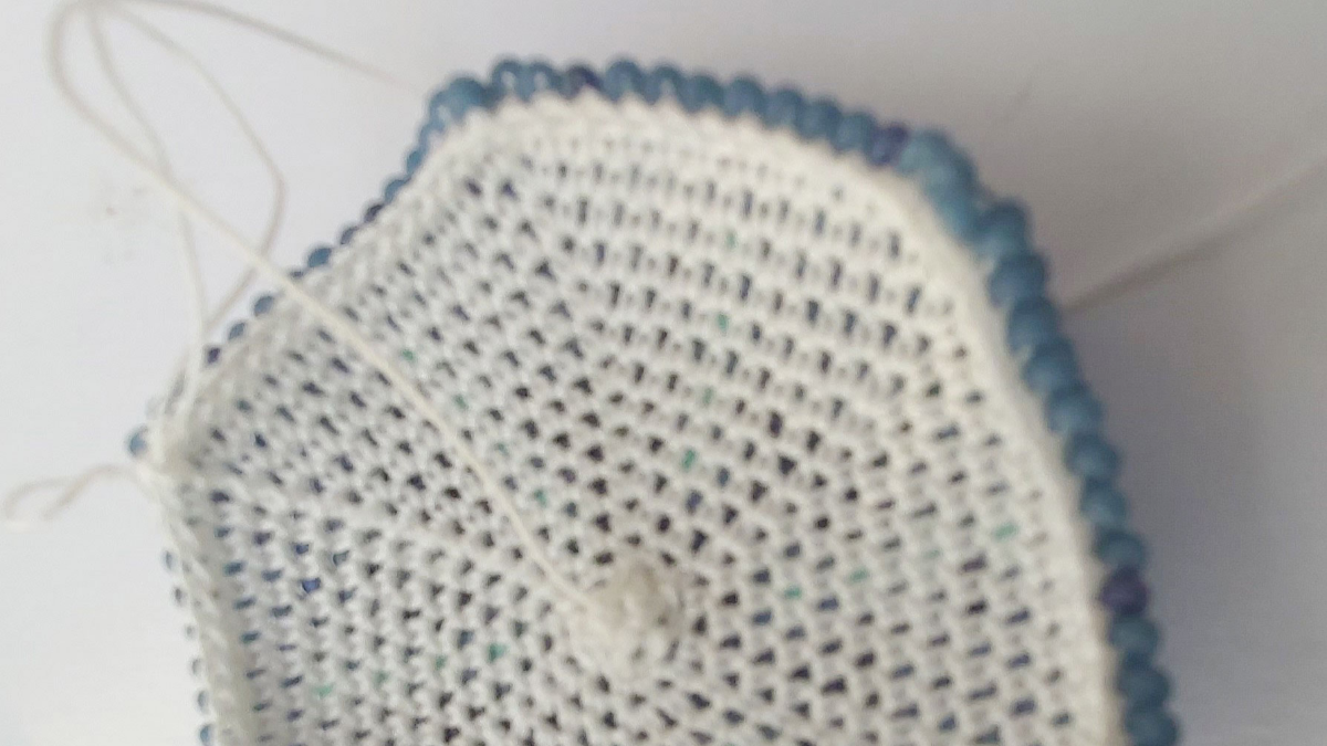 DIY Crochet Spiral Christmas Bauble : Step 5 DIY Crochet Spiral Christmas Bauble : Step 5