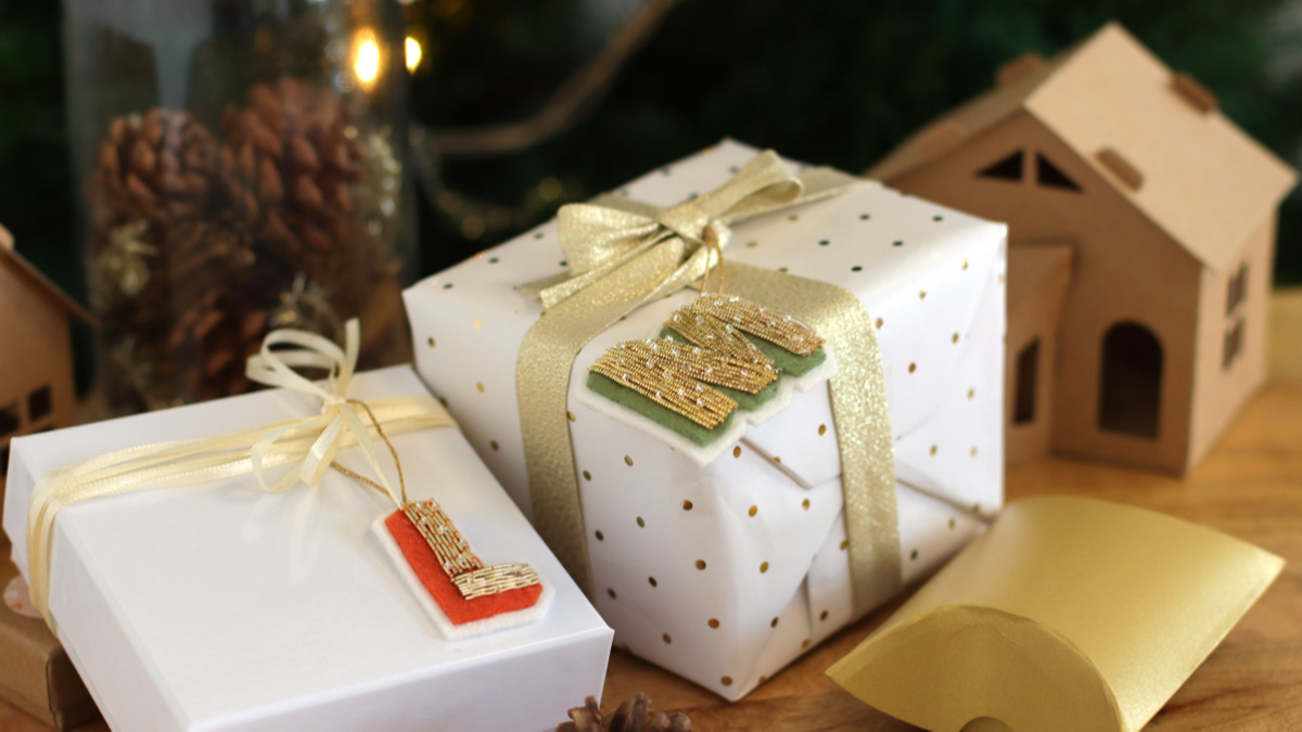 Schema  Christmas gift tag tutorial Embroidery letter Cannetille