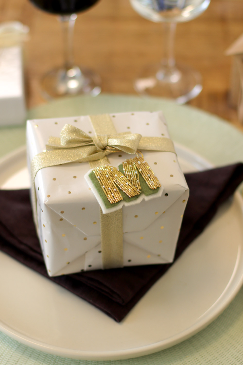 Schema  Christmas gift tag tutorial Embroidery letter Cannetille