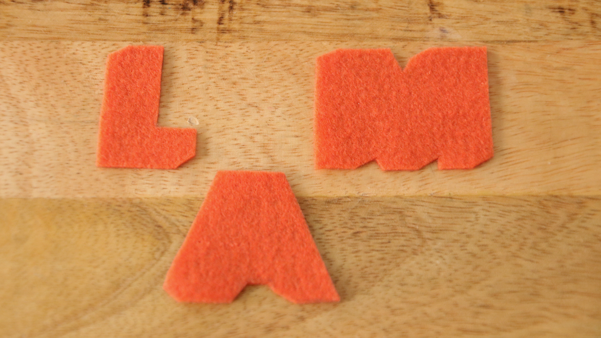 Christmas gift tag tutorial Embroidery letter Cannetille : Step 2