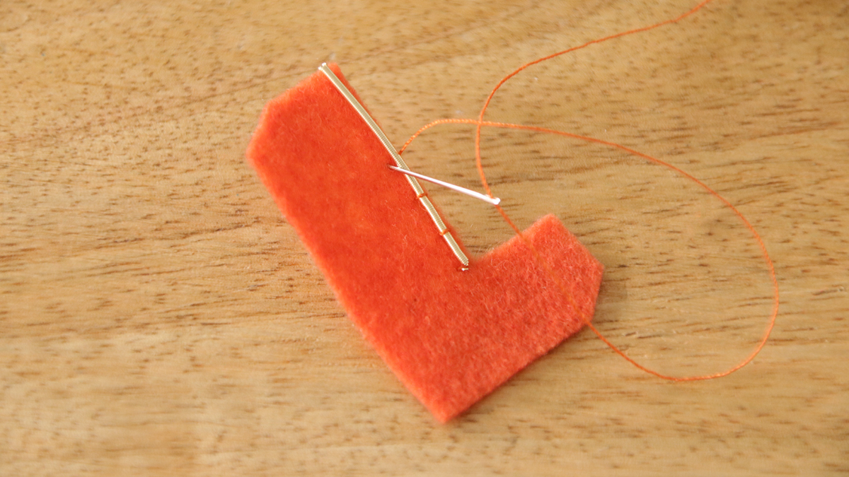 Christmas gift tag tutorial Embroidery letter Cannetille : Step 3