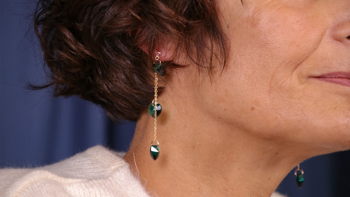 Gold chains and PureCrystal hearts earrings tutorial Gold chains and PureCrystal hearts earrings tutorial