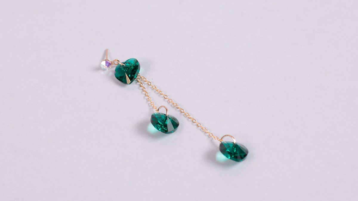 Gold chains and PureCrystal hearts earrings tutorial : Step 4 Gold chains and PureCrystal hearts earrings tutorial : Step 4