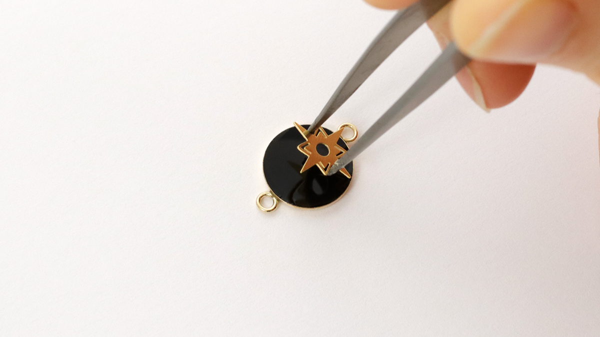 Tuto Gold Filled black resin bangle bracelet : Step 3