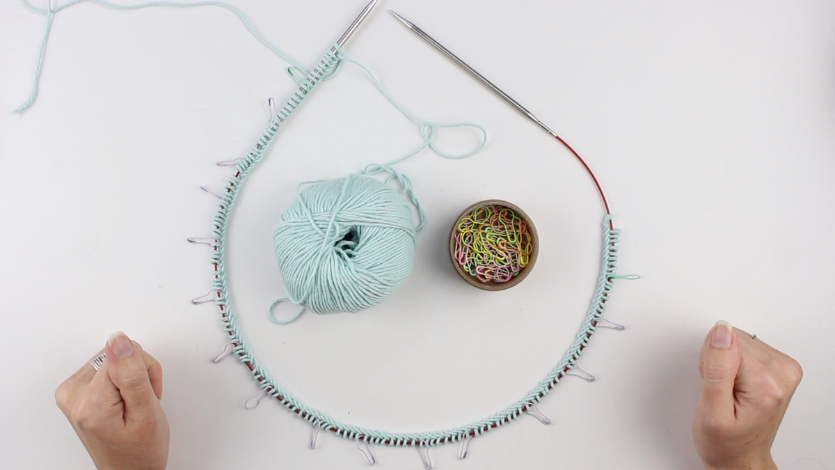 Knitted baby blanket : Step 1 Knitted baby blanket : Step 1