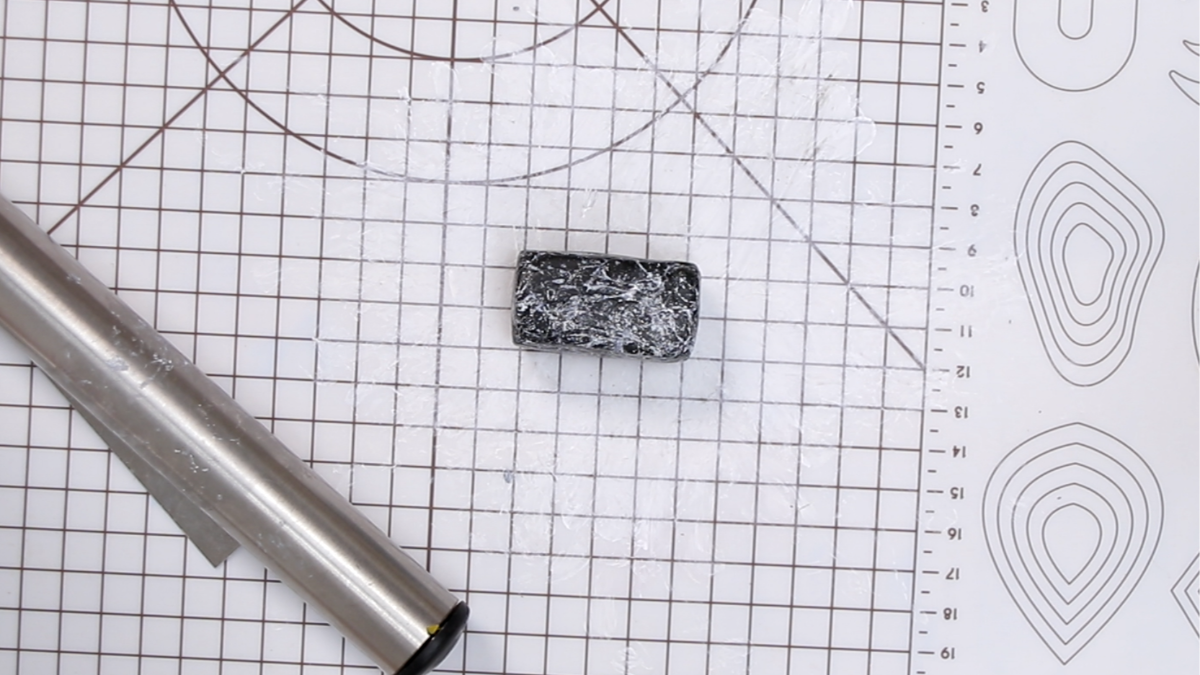 Marble effect polymer clay earrings : Step 3