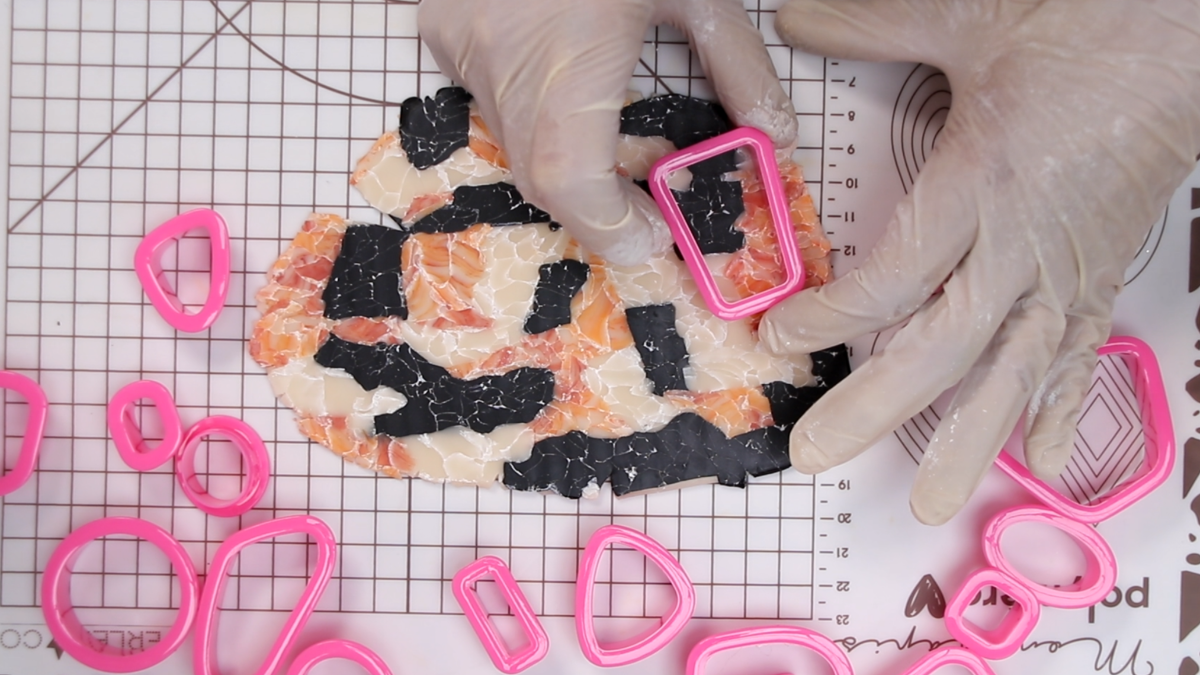 Marble effect polymer clay earrings : Step 8