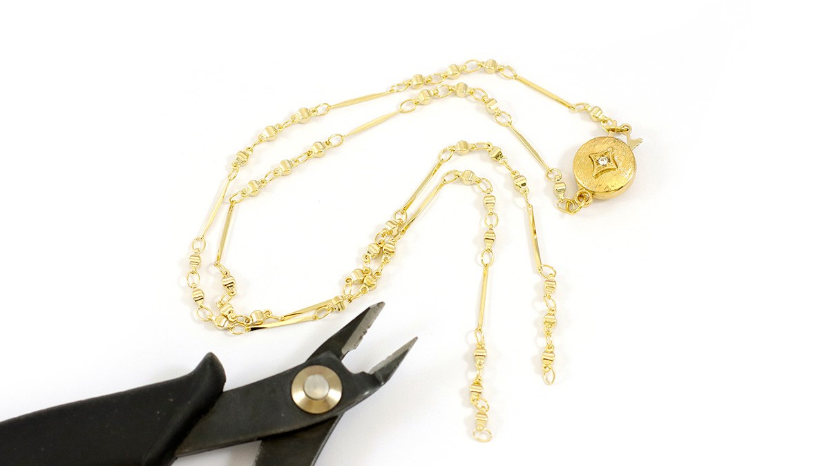 Freshwater pearl and gemstone necklace tutorial : Step 2