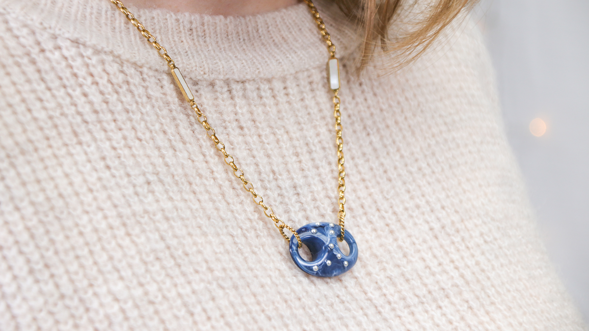 DIY Stainless steel necklace with coffee bean link and mother of pearl insert