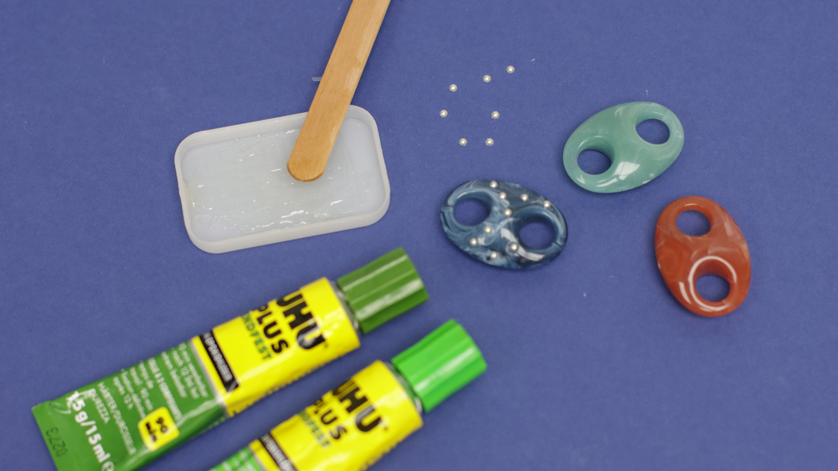 DIY Stainless steel necklace with coffee bean link and mother of pearl insert : Step 3