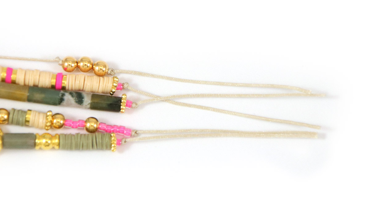 Tuto fine bracelets with heishi beads and charms : Step 7