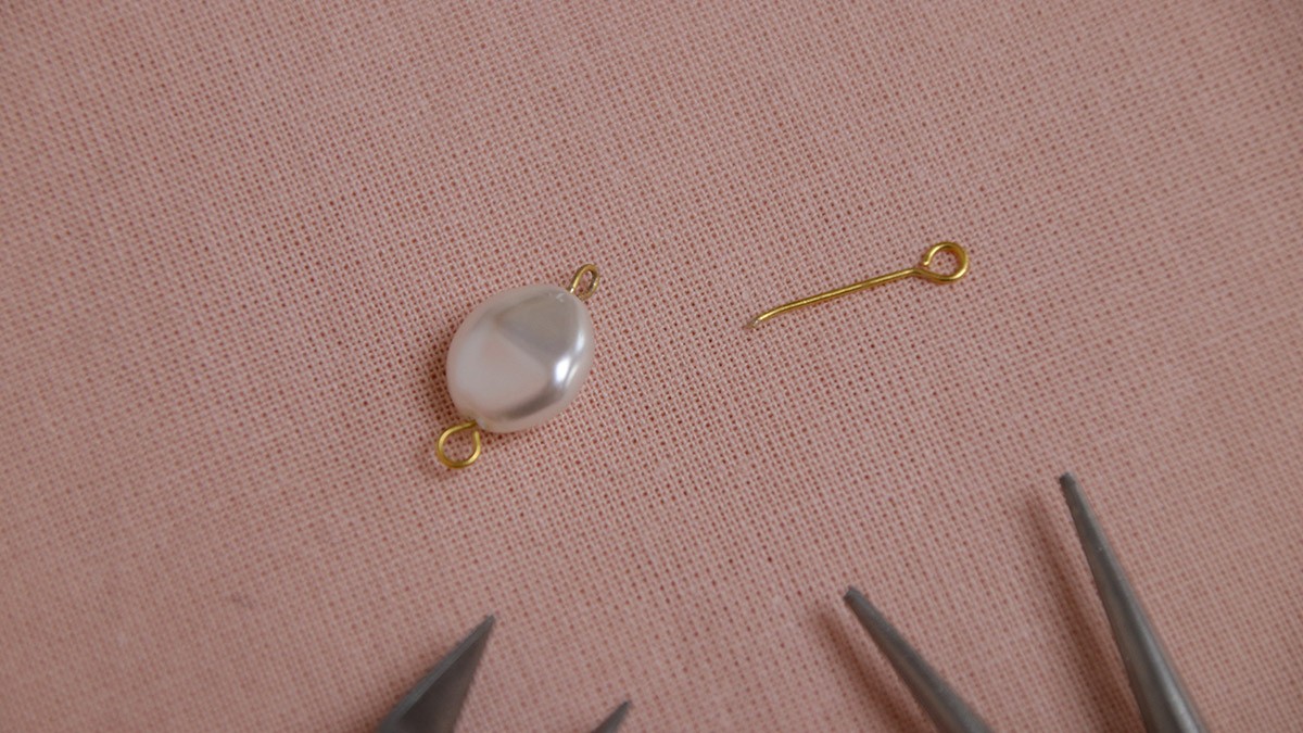 Mother of pearl chain and beads bracelet : Step 3