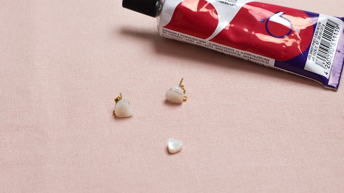 Mother of pearl earrings and chain : Step 3