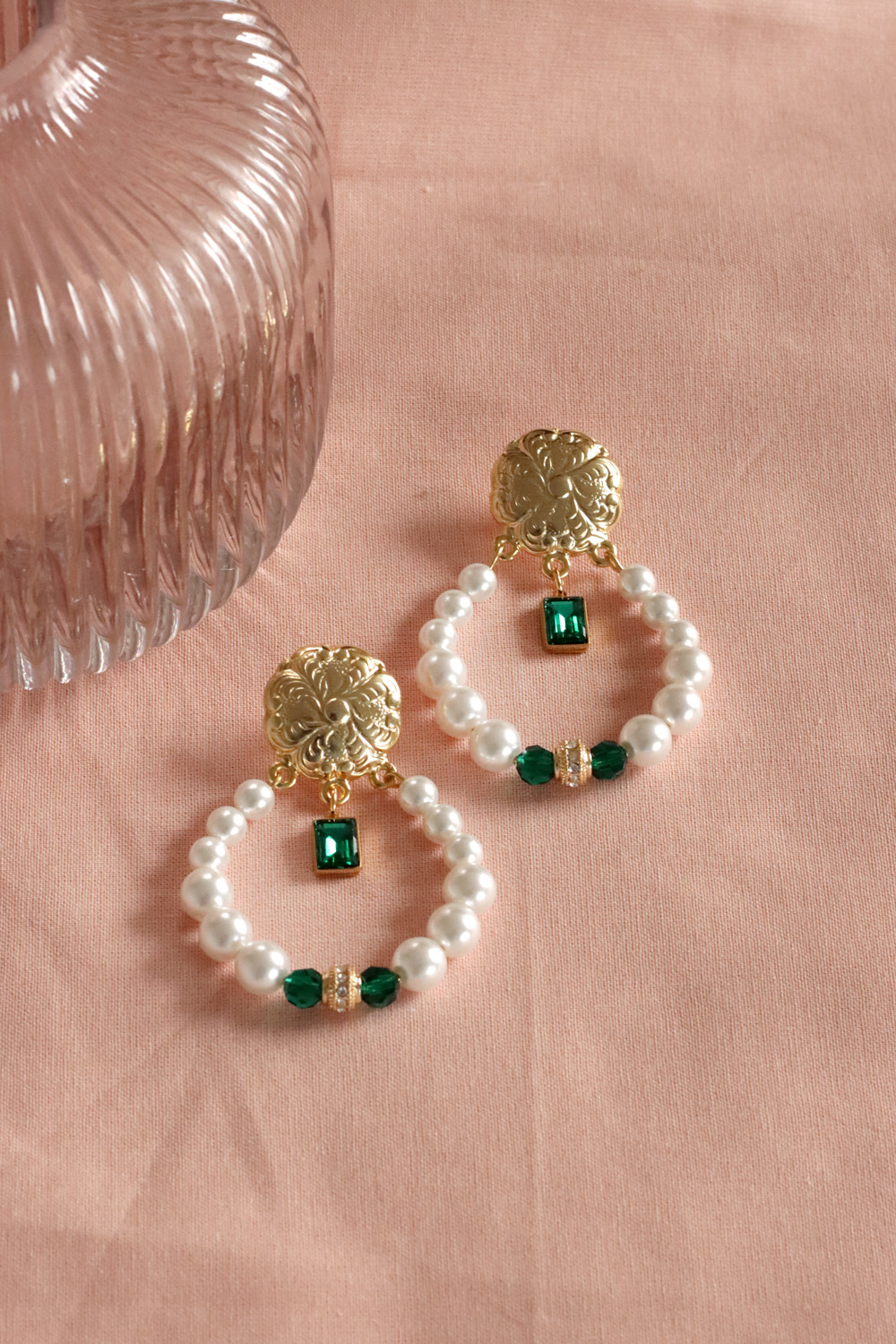 Schema  Baroque style earrings with pearl beads
