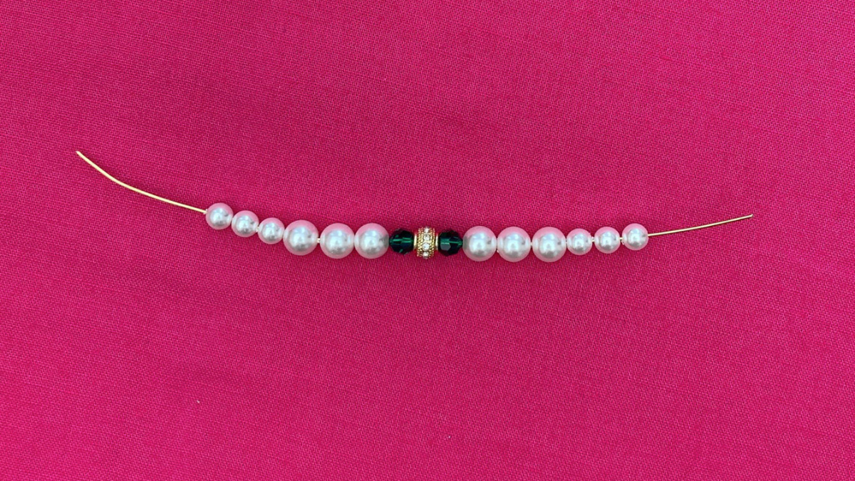 Baroque style earrings with pearl beads : Step 1