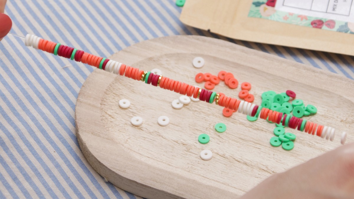 Elastic bracelets round heishi model Prairie : Step 2