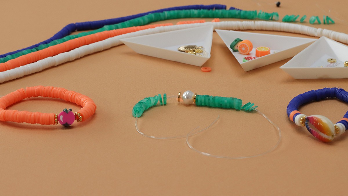 Elastic bracelets round heishi model Fruit Salad : Step 3